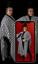 Load image into Gallery viewer, Saditty Shawl
